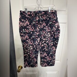 Bandolino Navy Floral Cropped Pants